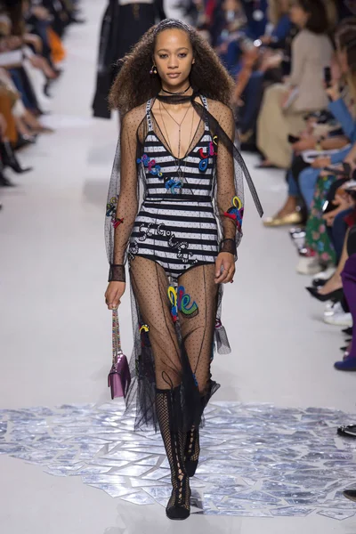 Look 32